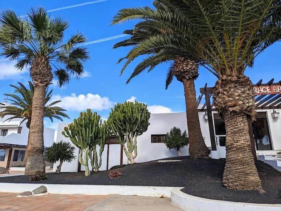 Charming Flat In Los Molinos With Terrace & Pools, Near Playa Bastian Costa Teguise Apartment